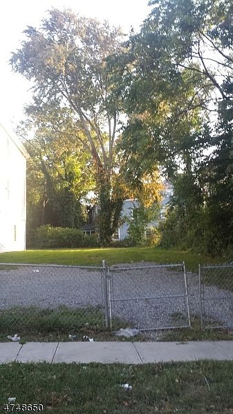 1st image of 217 William St, LOT