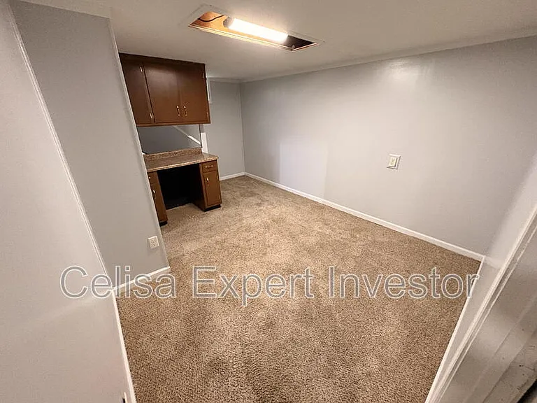 1321 Spring St — Photo 11