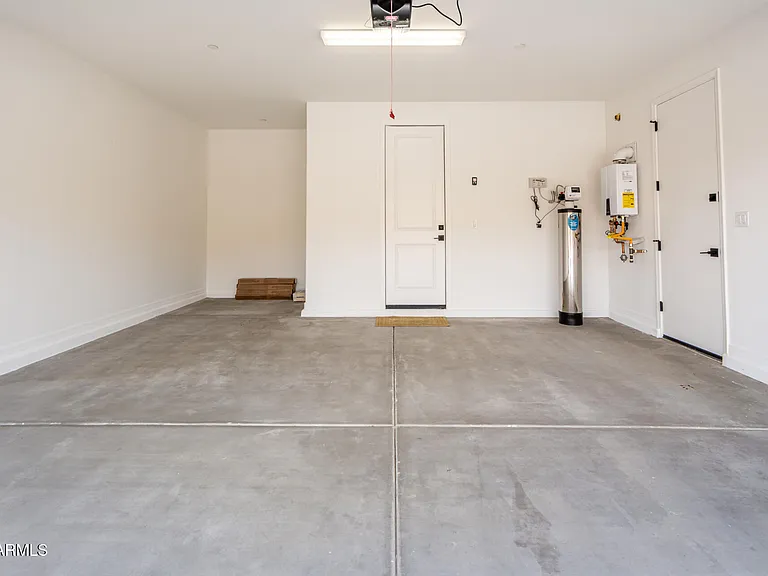 21283 W Edgemont Ave — Photo 37