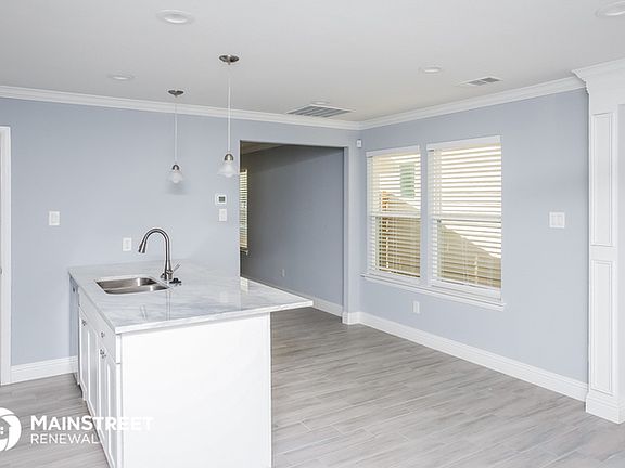 4th image of 10717 Many Oaks Dr