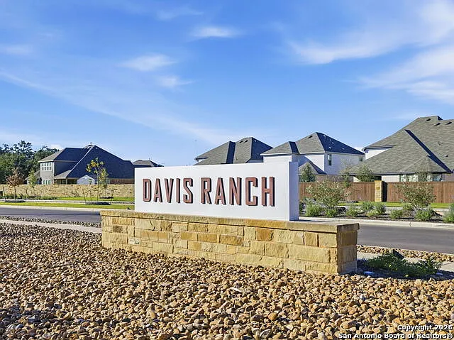 3 bed, 3.0 bath, 3188 sqft, $3,400 — Photo 2