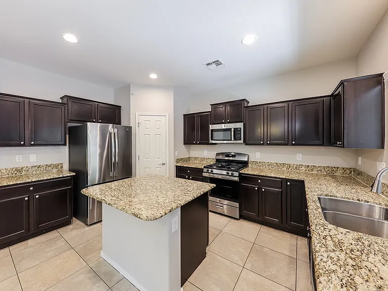 5432 W Hobby Horse Dr — Photo 8