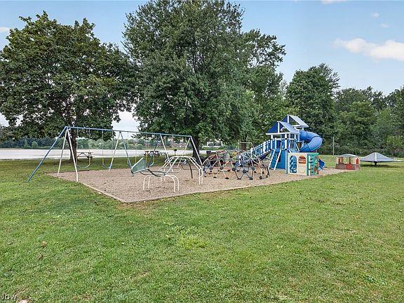 5th image of 544 Treeside Dr
