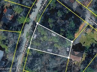 154 Pine Valley Dr, Tobyhanna, PA 18466