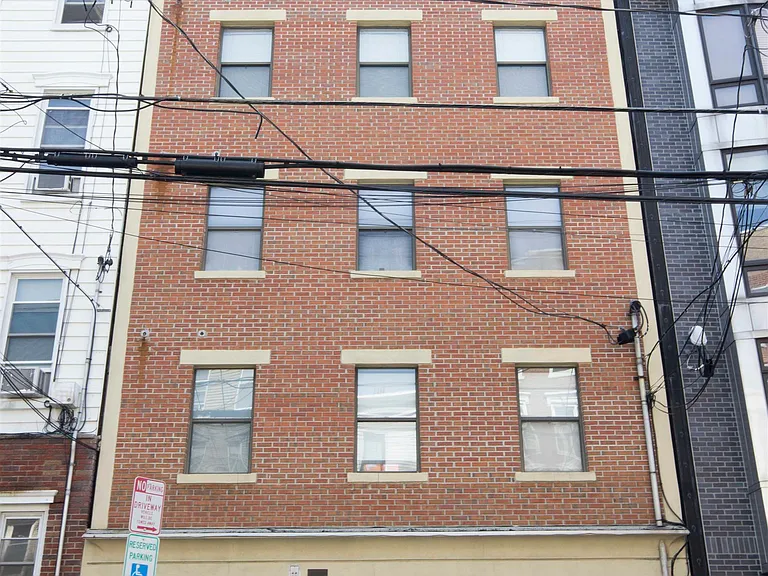 409 Adams St #6 — Photo 19