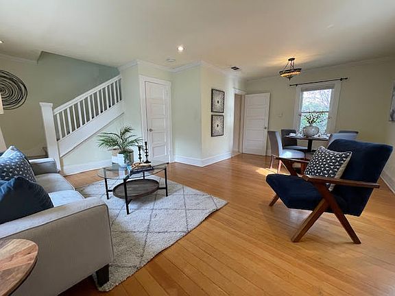 2nd image of 813 Cowper St #810