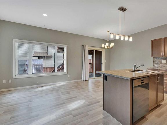 3rd image of 1002 S Minto St