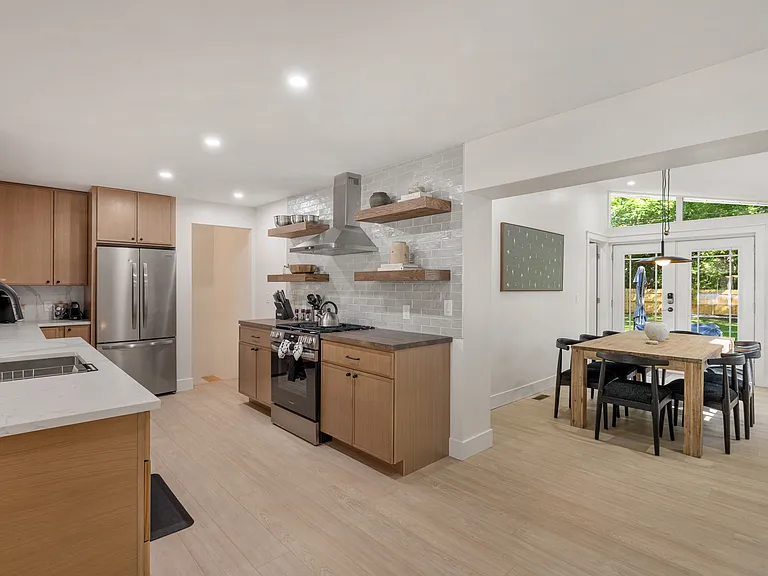 22182 Berg Rd — Photo 8