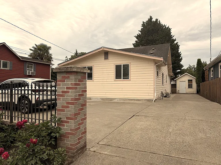 4245 S Raymond St — Photo 1