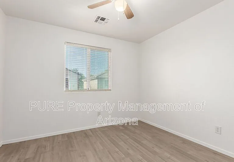4044 E Oakland St — Photo 15