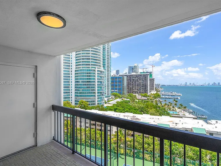 2333 Brickell Ave #1109 — Photo 3