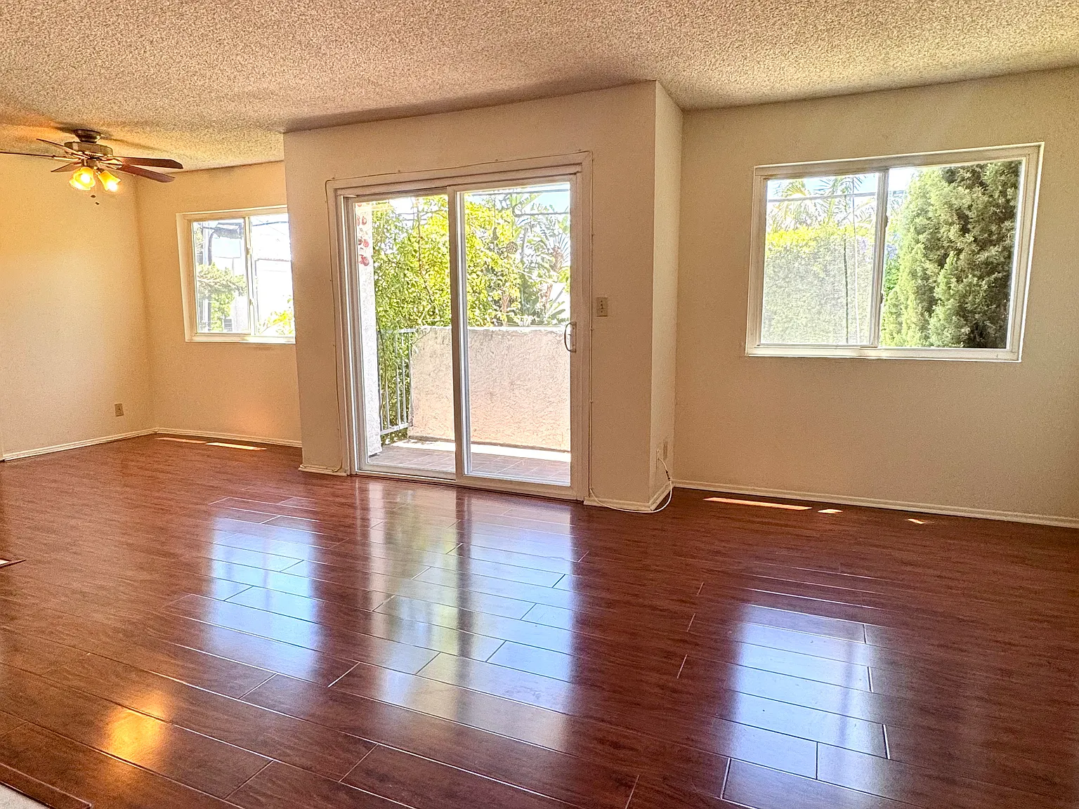 2 bed, 1150 sqft, $2,700 — Photo 2