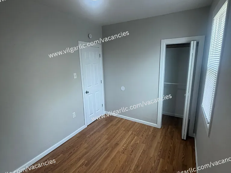 3917 Pulaski St — Photo 8