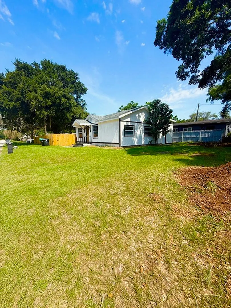 2215 Vine Street — Photo 3