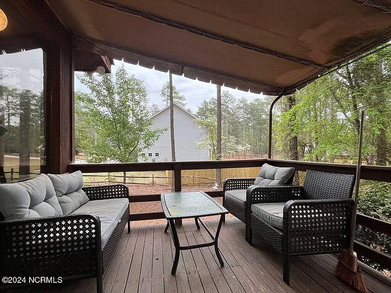220 Drumar Ct — Photo 31