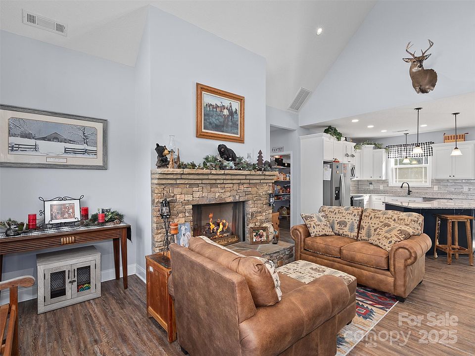 10th image of 303 Johnson Farm Rd