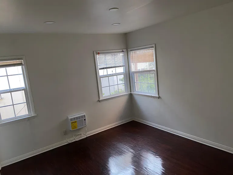 7711 Romaine St #7711 — Photo 16