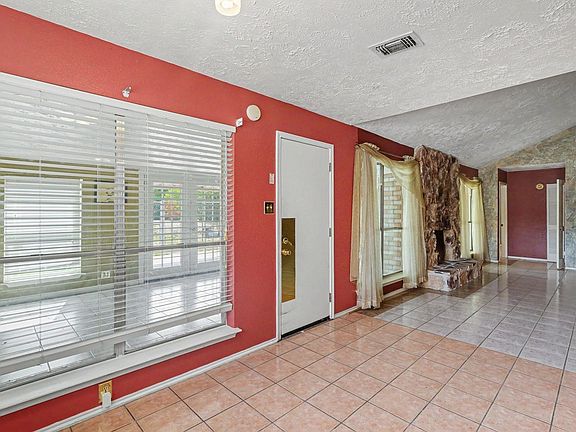 3rd image of 22122 Meadowhill Dr