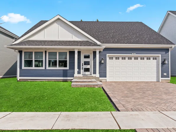 4020 Faith Ln, Saint Charles, IL 60174