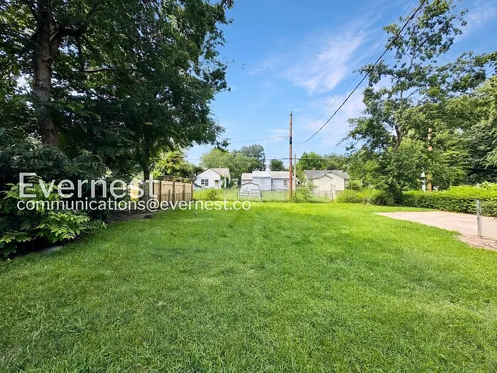 613 E Xyler St — Photo 14