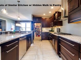 2040 E Stone Brook Ln, Eldridge, IA 52748