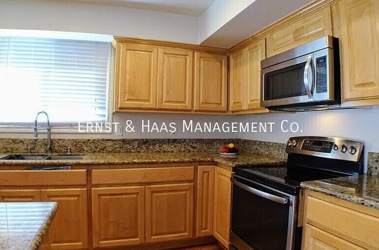2953 Silva St — Photo 11