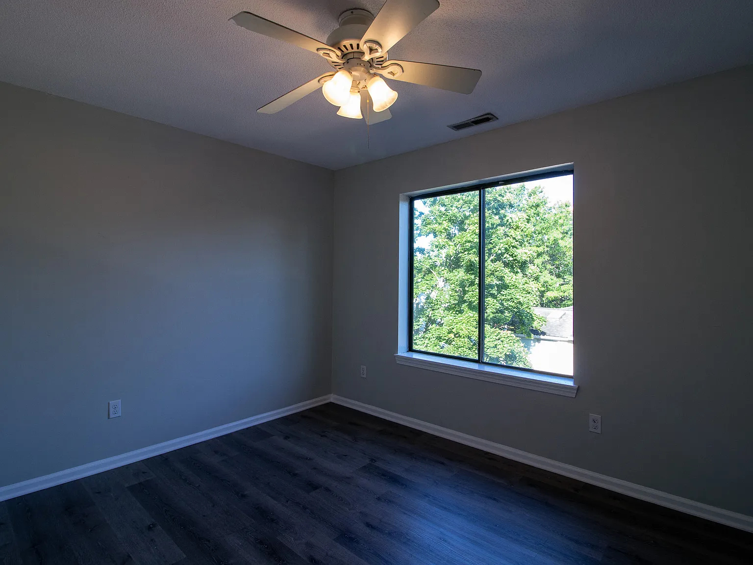 2 bed, 1.5 bath, 1100 sqft, $2,145 — Photo 4