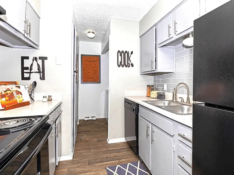 Melia Apartments — Photo 11