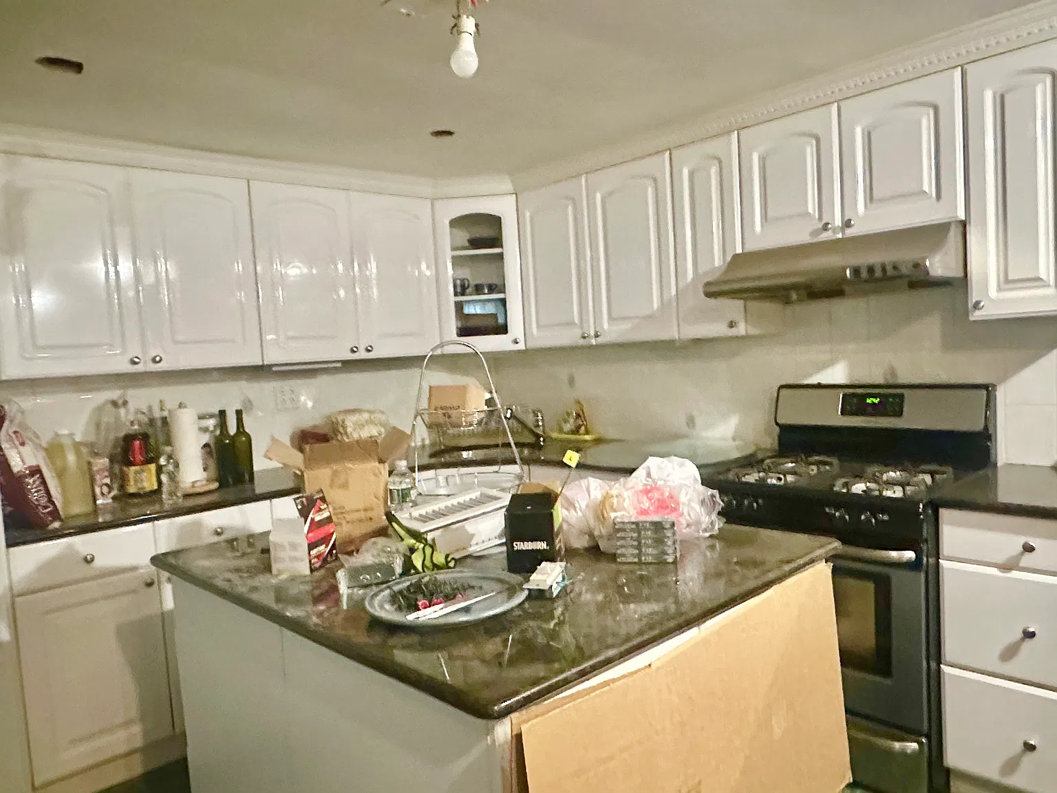 2 bed, 800 sqft, $2,500 — Photo 2