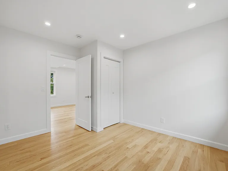 68 Gregory Blvd #2 — Photo 12