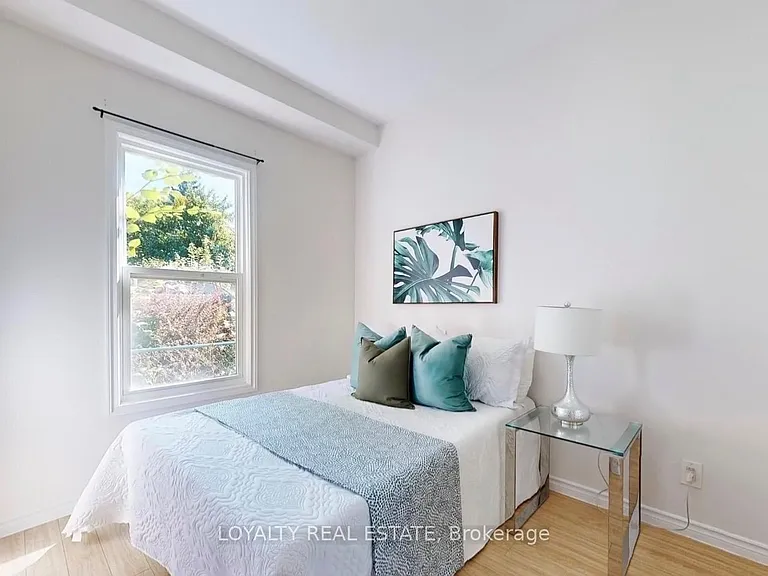 4 McMurchy Ave S #1 — Photo 13