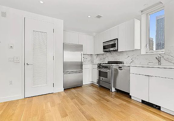 3rd image of 515 9th Ave #12C