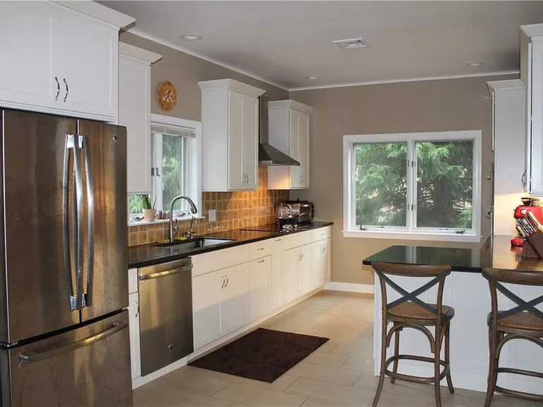 649 Heritage Hls #B — Photo 2
