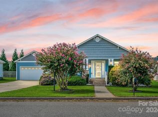 133 Tarrington Dr, Statesville, NC 28625