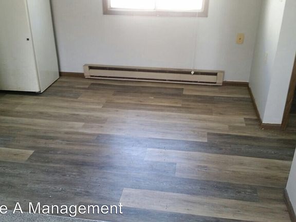 3rd image of 205 Cass St N APT 1