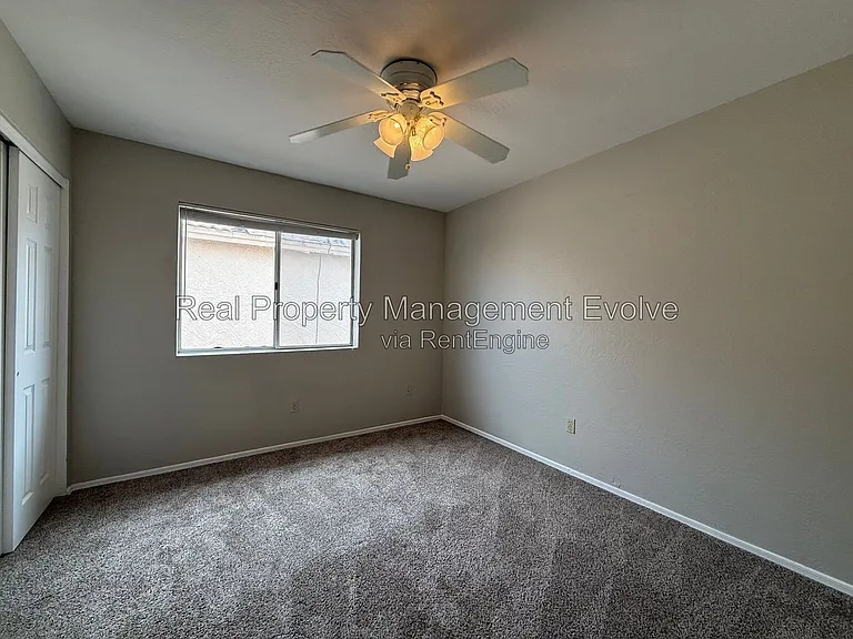 3725 E Taro Ln — Photo 15