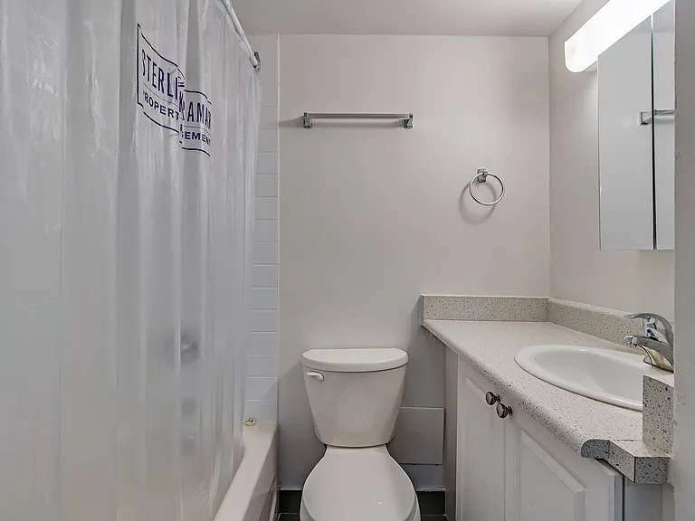 2900 Bathurst St — Photo 11