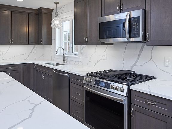 4th image of 795 Leominster Rd