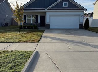 1004 Village Ct, Burns, TN 37029