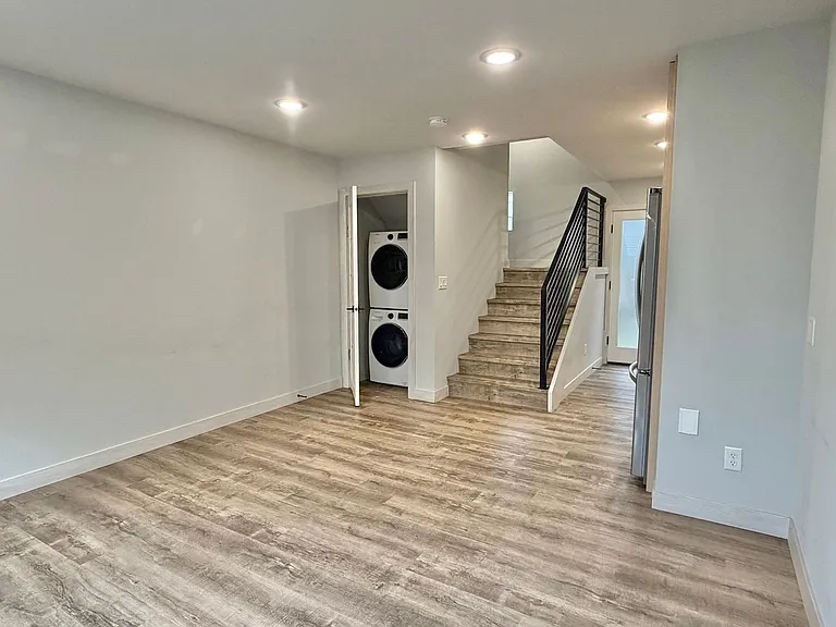 4526 Delridge Way SW #F — Photo 3