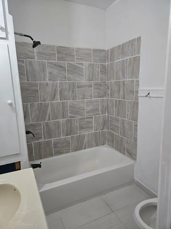 2 bed, 1.5 bath, 1051 sqft, $1,350 — Photo 4