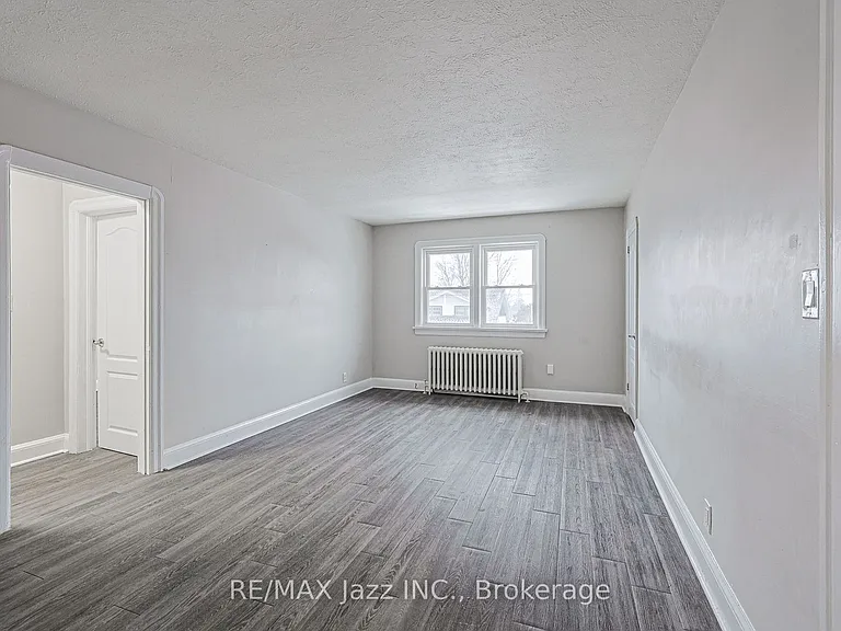366 Mary St N #4 — Photo 3