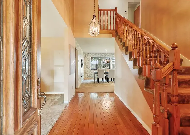 1112 Schauer Ct — Photo 6