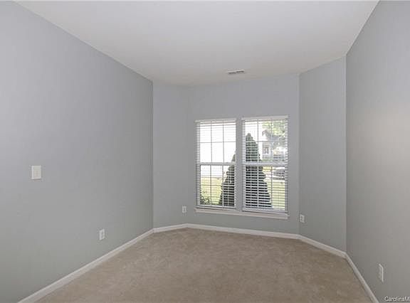 5th image of 442 Mables Ct