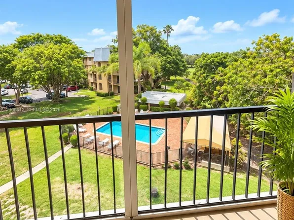 5961 N Falls Circle Dr APT 408, Lauderhill, FL 33319
