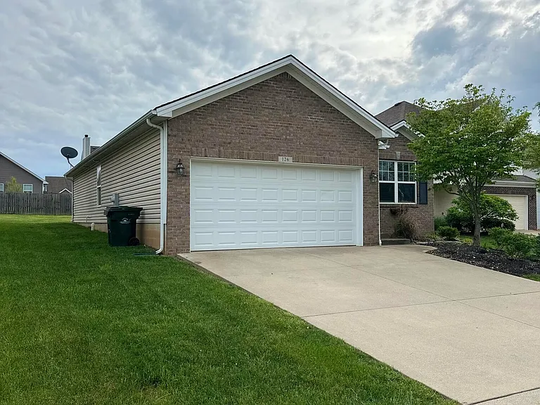 126 High Pointe Dr — Photo 3
