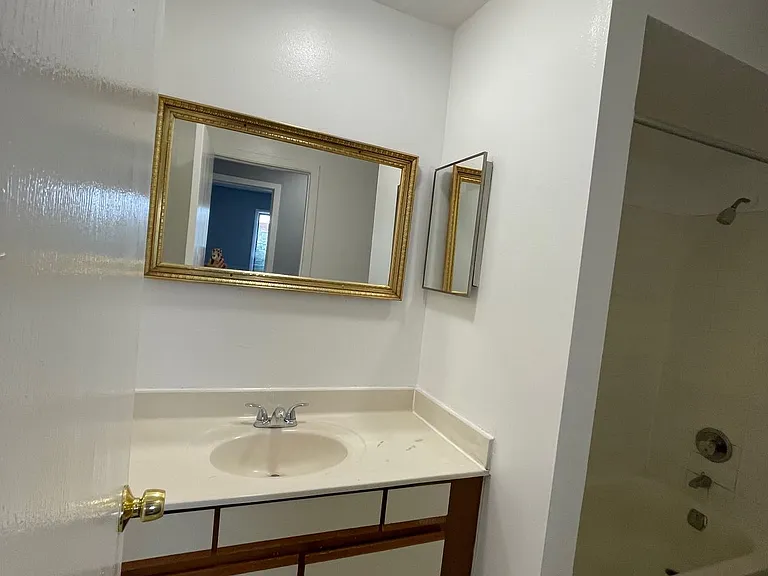 2200 Lewis Ave #203 — Photo 2