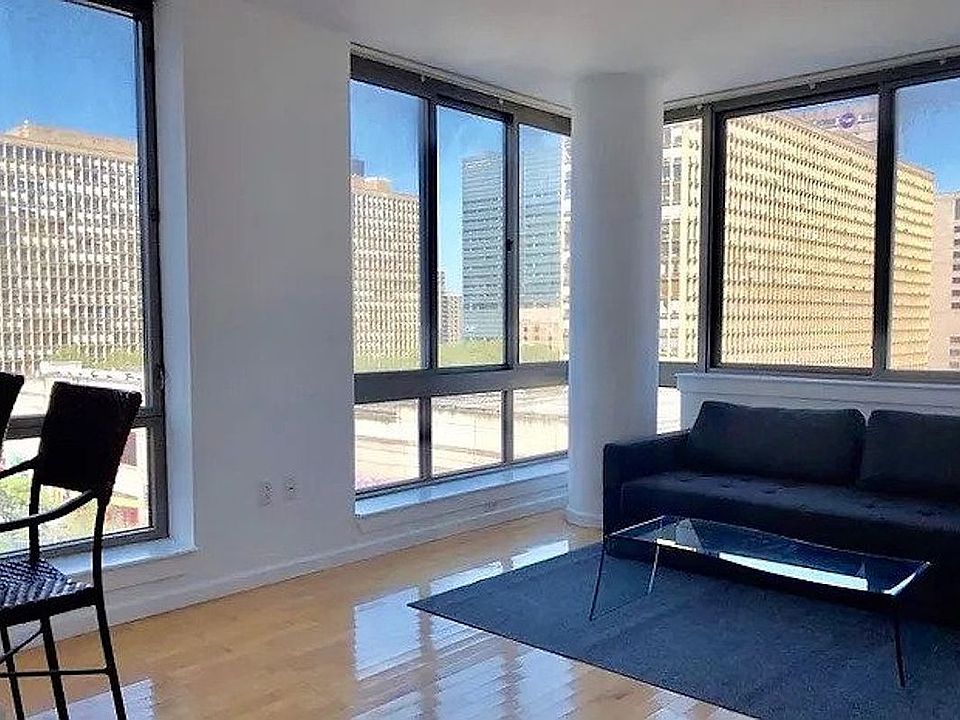 1st image of 250 E 30th St APT 8B