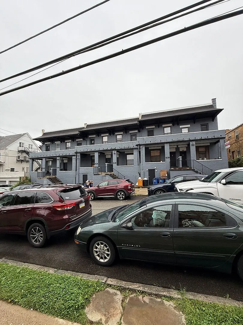 Oakland ave — Photo 1