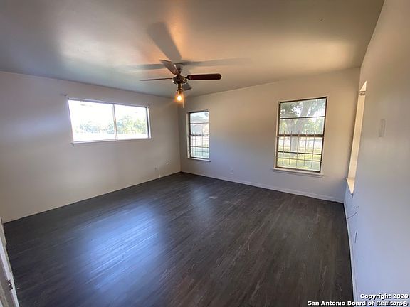 4th image of 3703 Commercial Ave